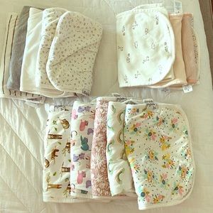 Set of burp cloths